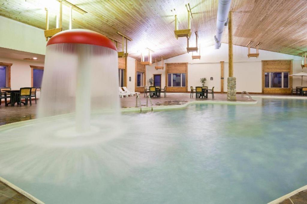Holiday Inn Express Munising-Lakeview Hotel By Ihg Luaran gambar